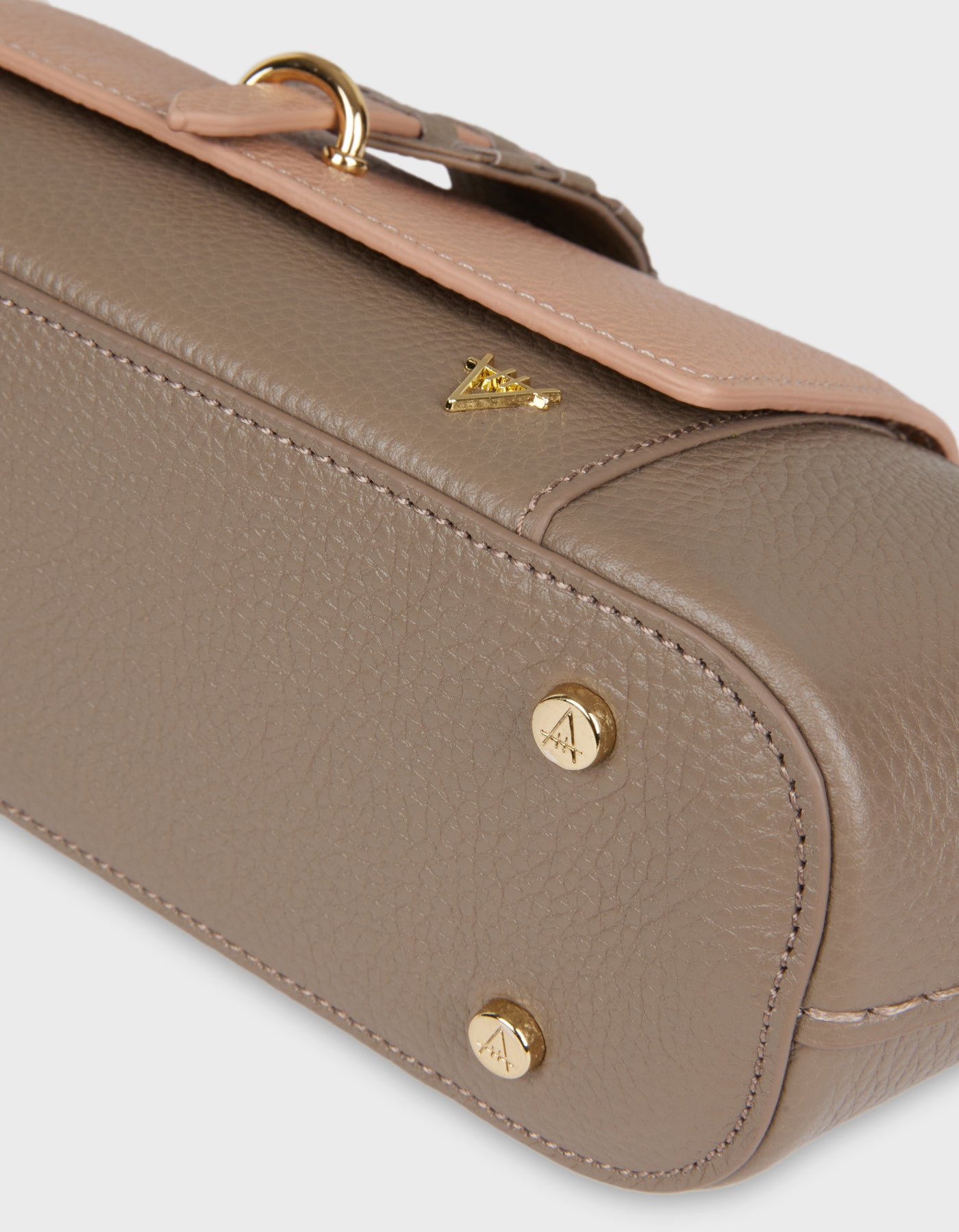 Navis Shoulder Bag