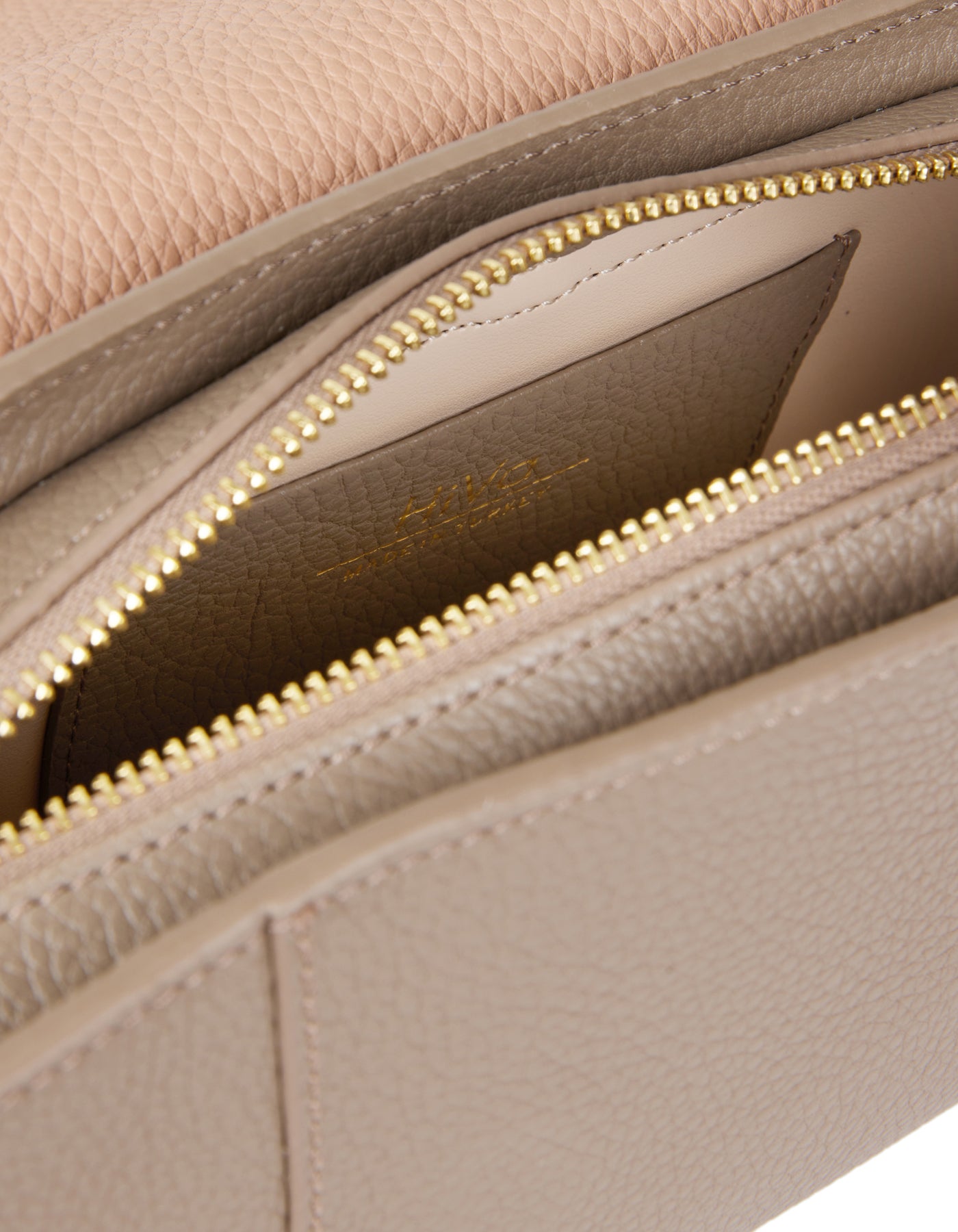 Navis Shoulder Bag