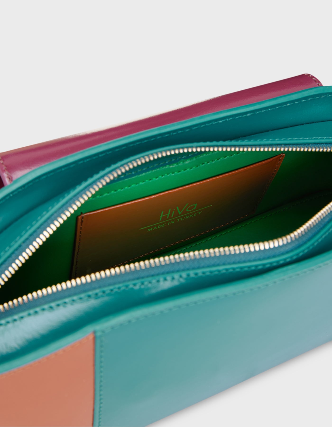 Navis Shoulder Bag