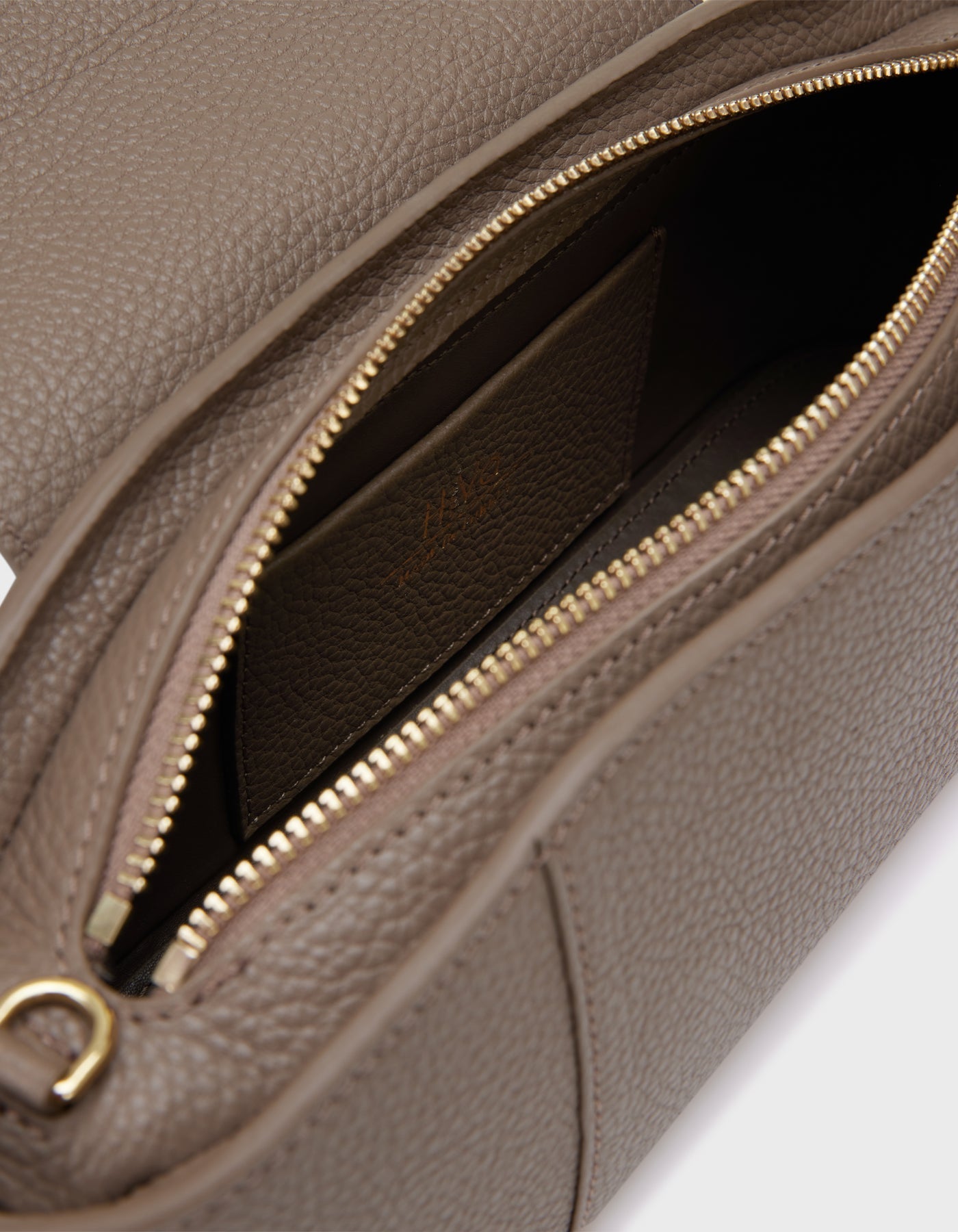 Navis Shoulder Bag