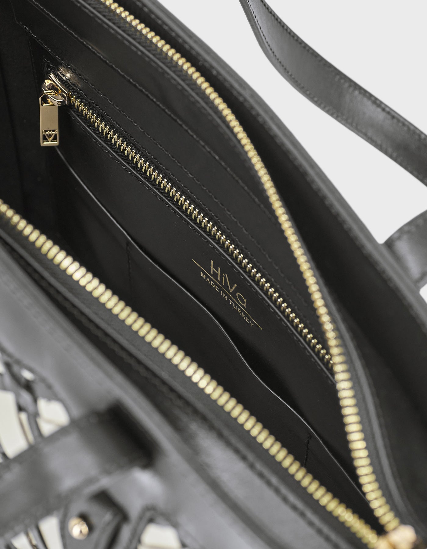 Hiva Atelier - Woven Detail Leather Tote Bag Black & Bone
