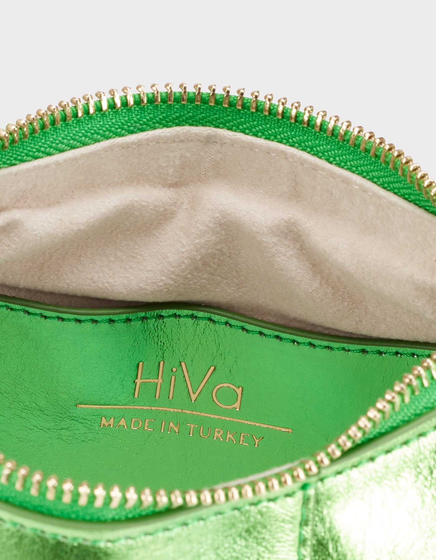 Hiva Atelier - Mini Croissant Metallic Crinkled Green